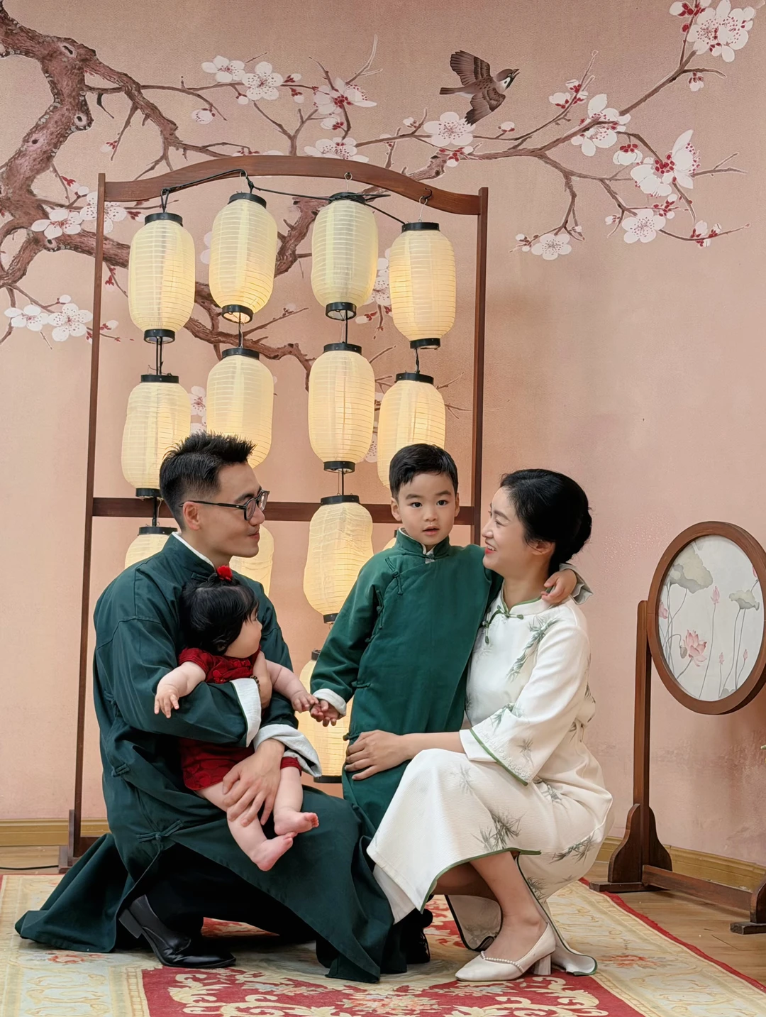 现在是人口密度很高的一家人📷🧑‍🧑‍🧒‍🧒