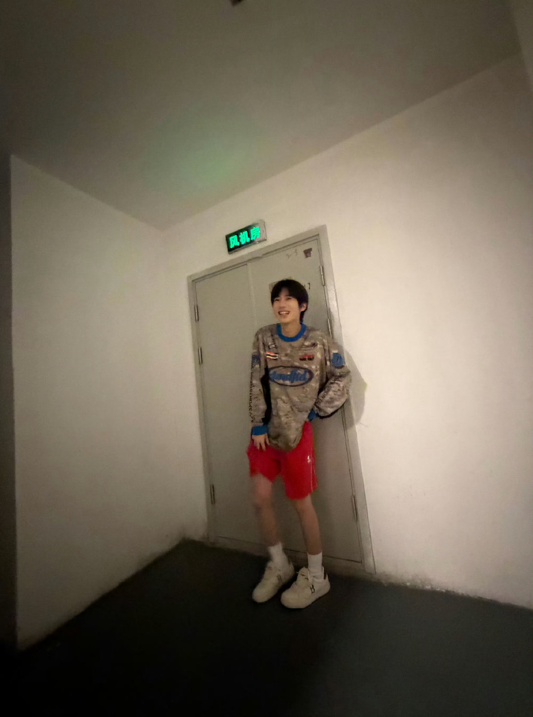 #林子烨[超话]# lzy#林子烨731# lzy#林子烨完美伴侣# 

不似玫瑰何惧凋零  不似凡人何惧恶意 

​