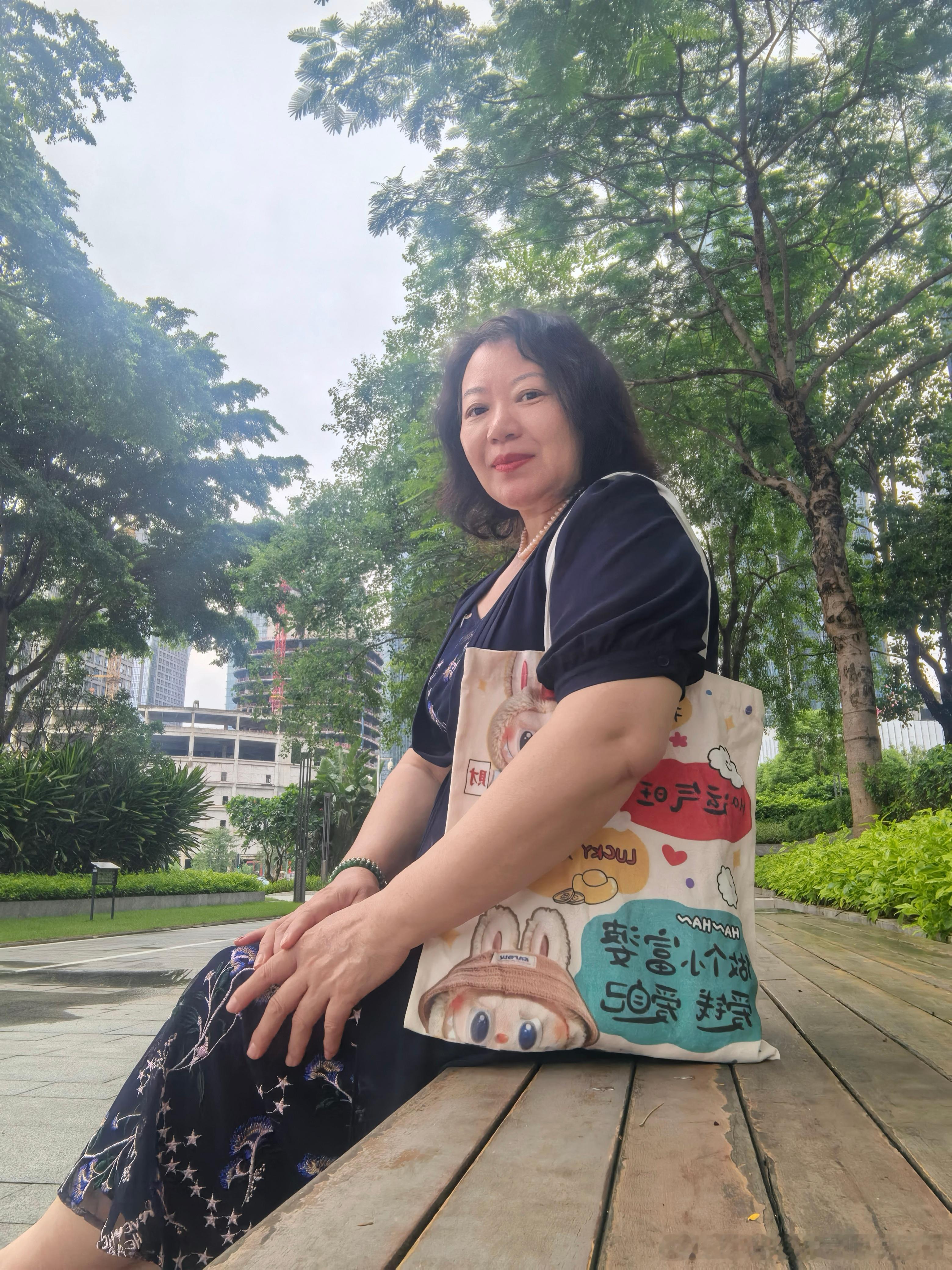 一个人若在心里装满仇恨，这个世界对他而言，就充满怨恨。  相反，一个人...