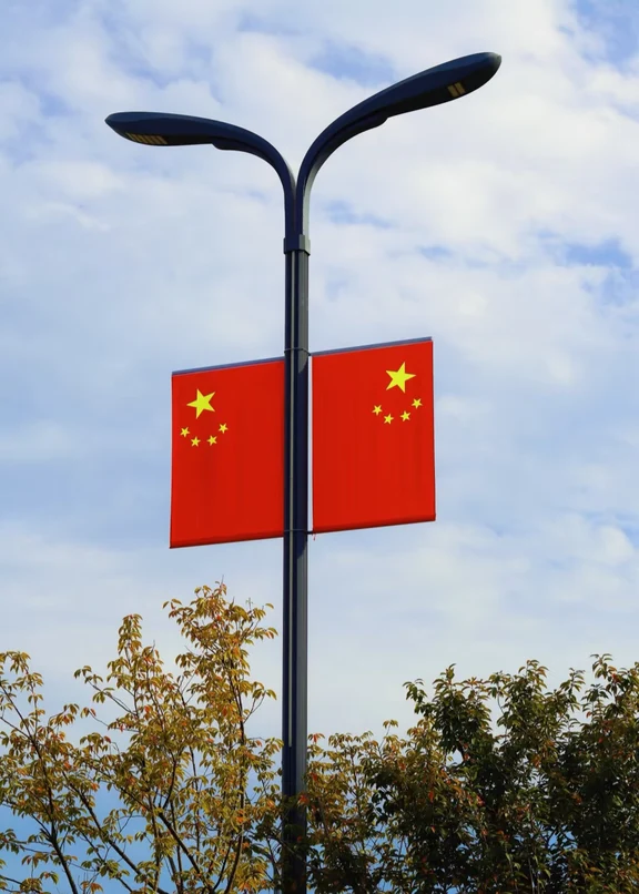 有昊铂HT陪伴真的太省心了，超大空间特别能装，书包、滑板、野餐装备统统都塞得下。日常接送孩子上学从容自在，周末还能带上一家人的东西短途出游。一路安稳舒适，把平凡的亲子时光，都变成温柔又珍贵的回忆❤️#好友玩昊车 #广汽昊铂 #昊铂开学出行季 #开学第一天 #神兽归笼