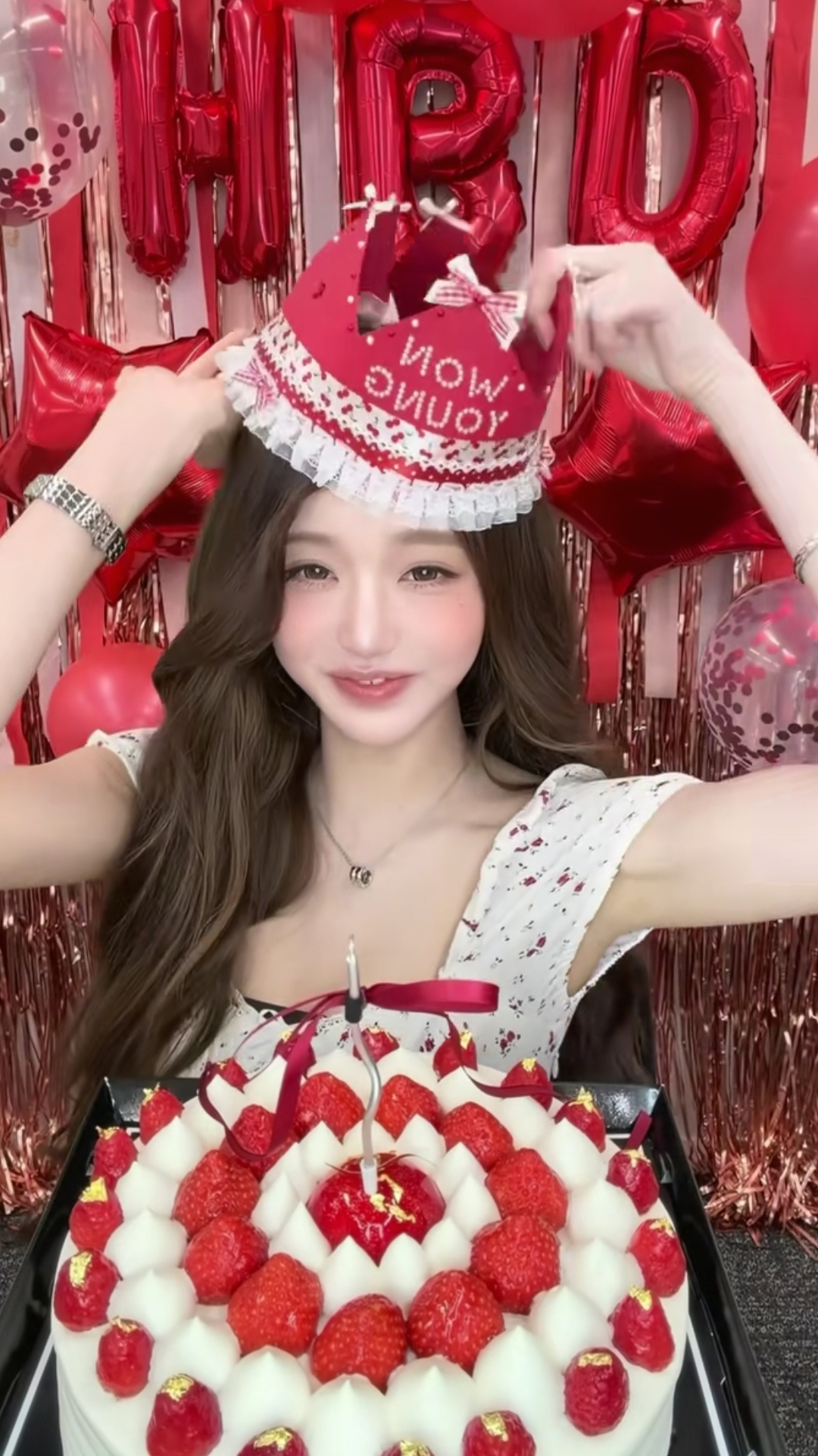 张元英生日视频氛围拉满！全网狂夸封神，路人却一针见血