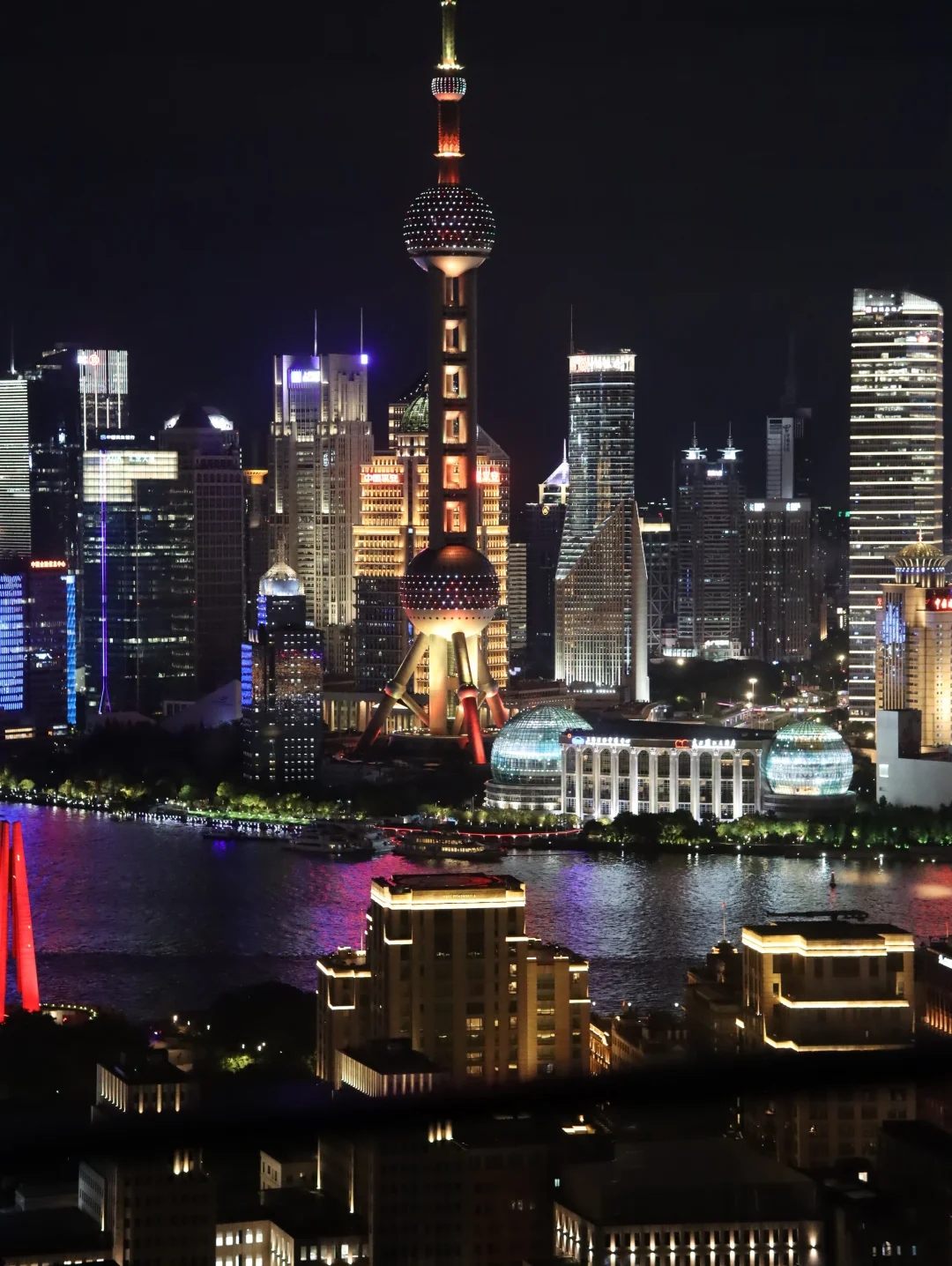 全体起立！看上海的夜景！