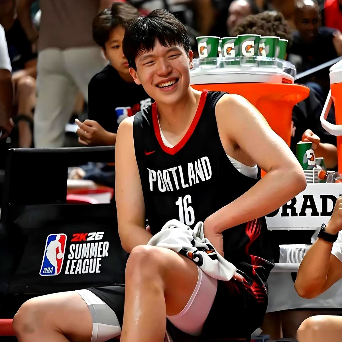 球场风云突变！开拓者队手里握着19分的领先，眼睛一闭一睁，全没了！简直...