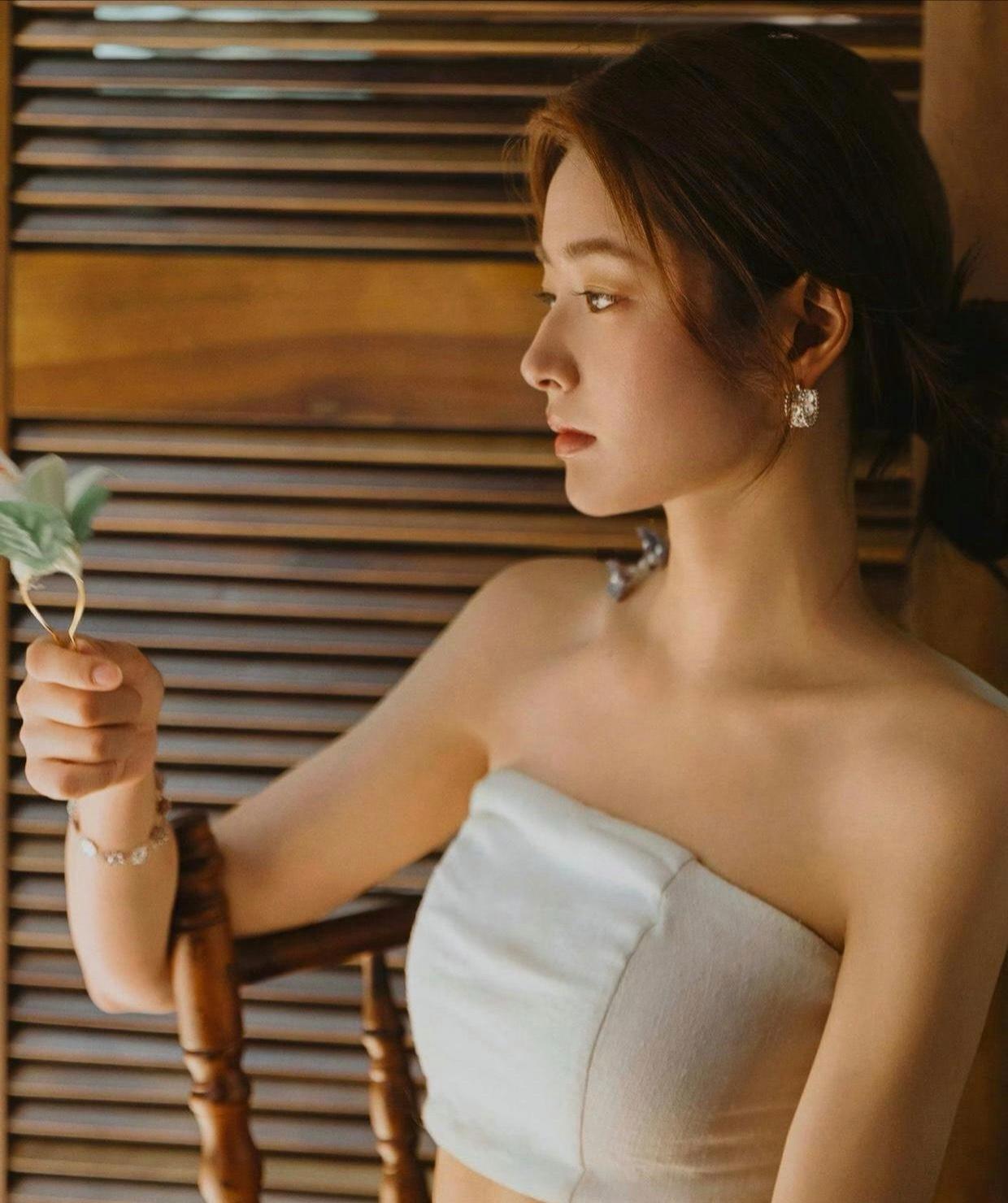 1. 李小冉和徐佳宁不仅是夫妻，还是深度绑定的商业搭档，只要没有重大原则问题，两人基本不会离婚。

2. 李湘和王岳伦如今合伙做生意，两人单独创业都会亏钱，联手合作却一直盈利，十分神奇。

3. 徐若晗深受资本看好，手握不少优质资源，剧集《诸事皆宜》已经敲定她出演，男主角人选还在洽谈，暂未确 ​