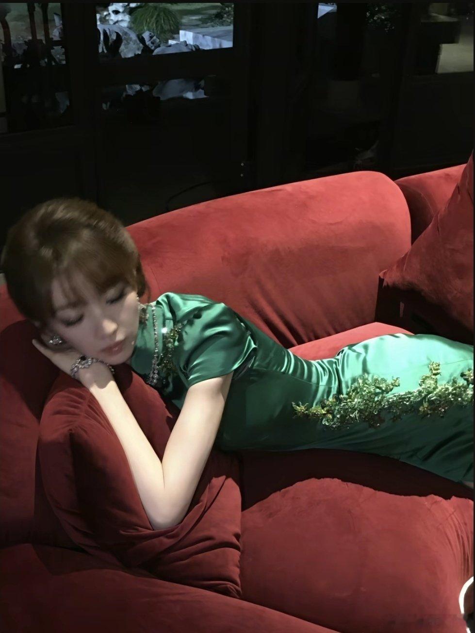 #田曦薇[超话]# 姐姐好美😍 ​