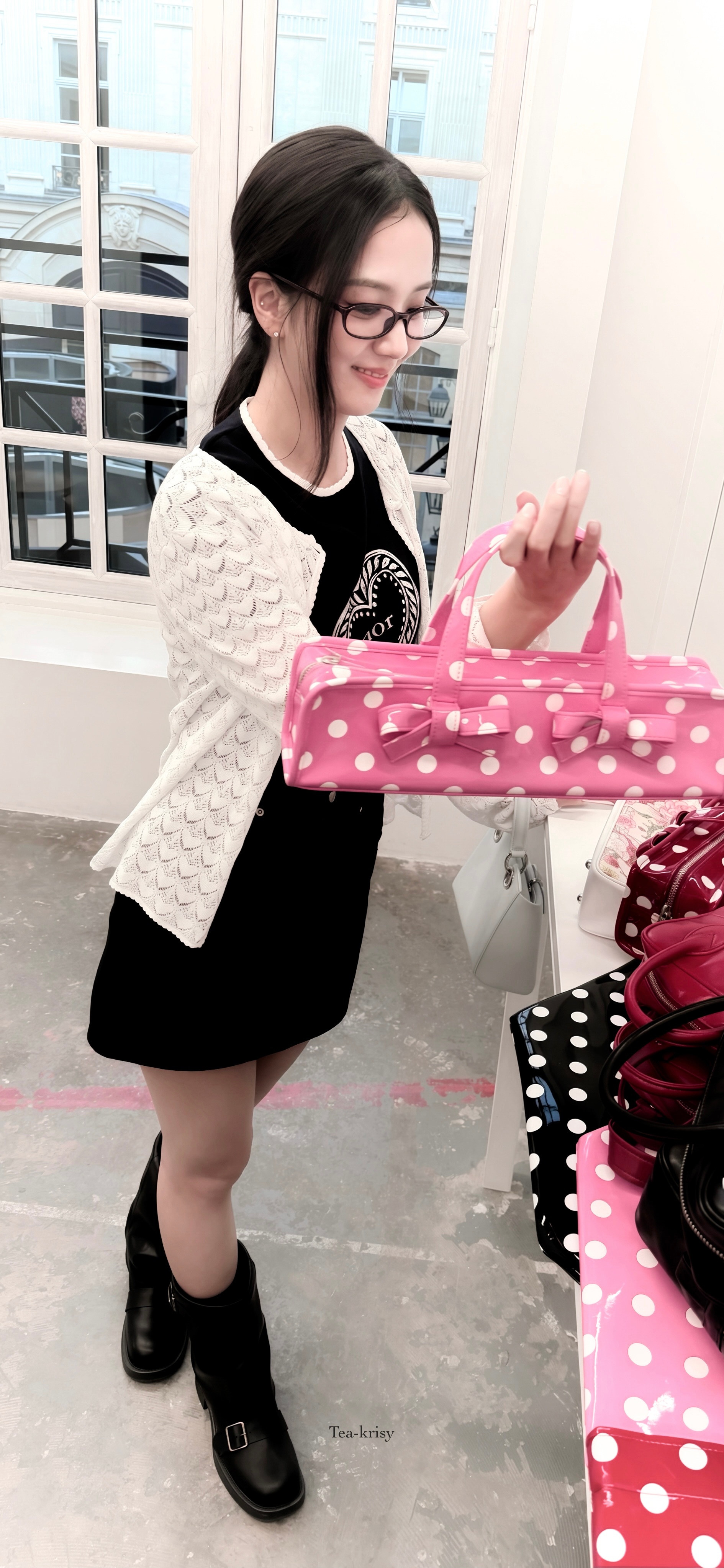 jisoo更新🎶🐰🛁

更新壁纸头像～ ​