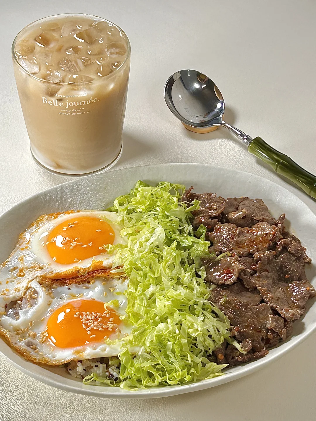 干净一人食🍃牛肉鸡蛋时蔬拌饭🍳