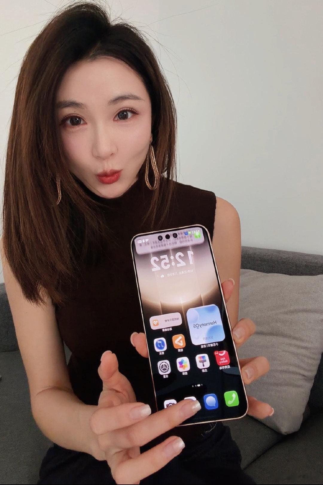 玫瑰金色好适合女生哦！！
华为Mate90 Pro Max典藏版温柔又优雅 ​