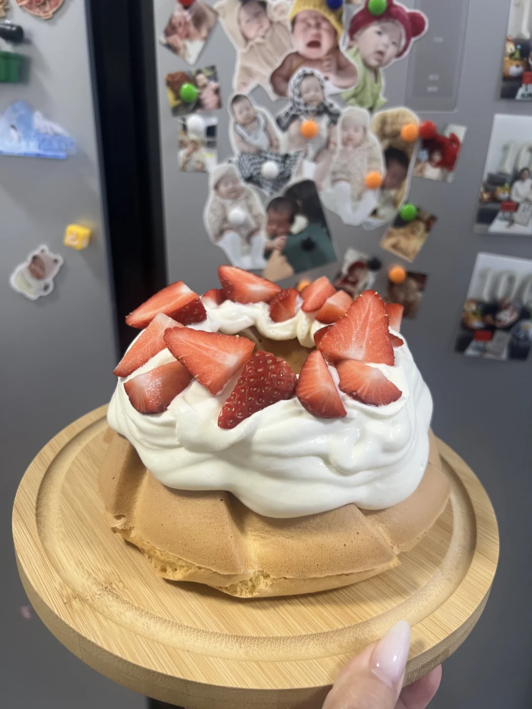 早上现烤蛋糕，烘焙人是真的很勤快！