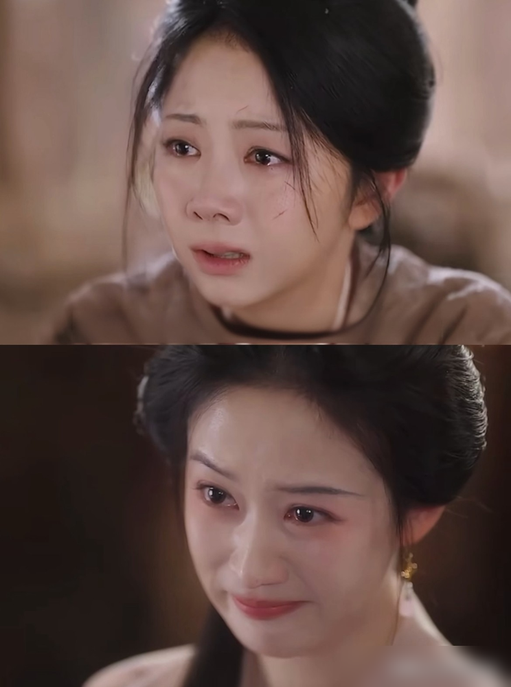 谭松韵新剧把原著最狠的一条命删了，反而看哭一群人。
原著里吕蕤儿替许兰香挡刀赴死，剧版直接砍掉这条支线。有人骂冲击力没了，但你看女眷集体跳井那场戏，没有一句台词，就靠几个眼神和裙摆，震得人头皮发麻。牺牲不用喊出来，才叫牺牲。
桐华和箫楼这次是真想明白了。以前写强取豪夺、写为你去死，是爽，是浪漫。