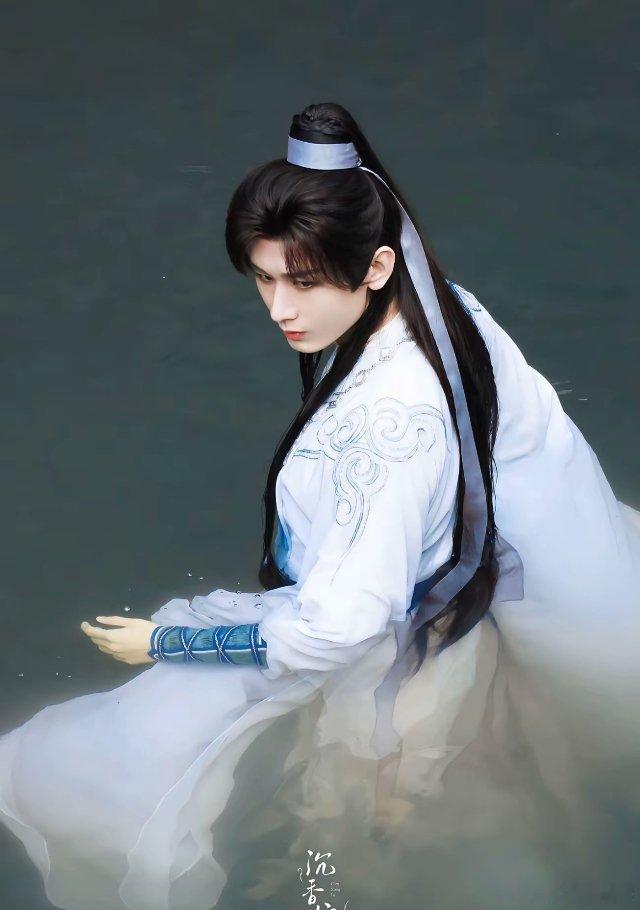 #成毅用卡车为粉丝准备饮品垃圾袋# cy#六福珠宝给成毅送杀青花篮# cy#成毅白发##成毅林sir切换朱瞻基# 

“星辰为你而祝愿，前程一帆风顺，大海沉浸你所有烦恼，我将奔赴与你，携满腔热爱，无限期待”

成毅｜赴山海｜萧秋水｜李沉舟｜肖明明｜天地剑心｜王权富贵｜卢云|长安二十四计｜谢淮安｜两京十 ​