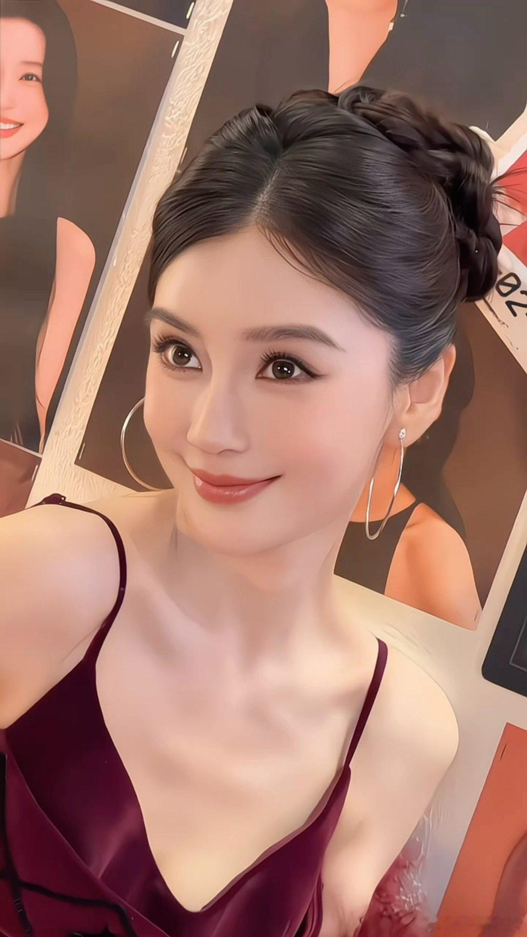 #angelababy[超话]# ab#angelababy刘瑕#

大海淹没爱意，我对杨颖的爱藏在心里

​