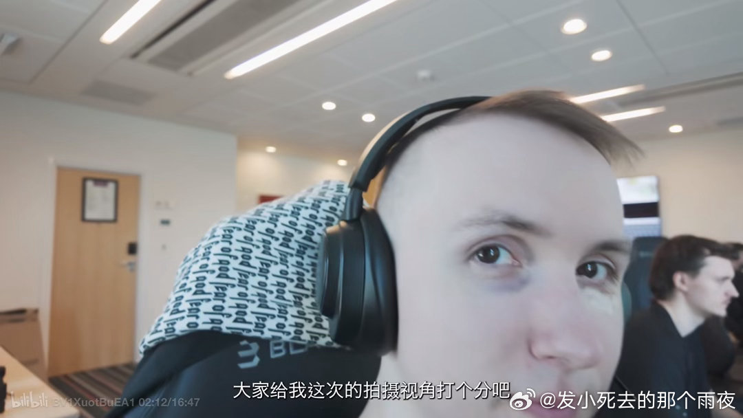 被车哥哥宠的男孩能猖狂到什么地步（天天举了个大疆怼脸拍） ​