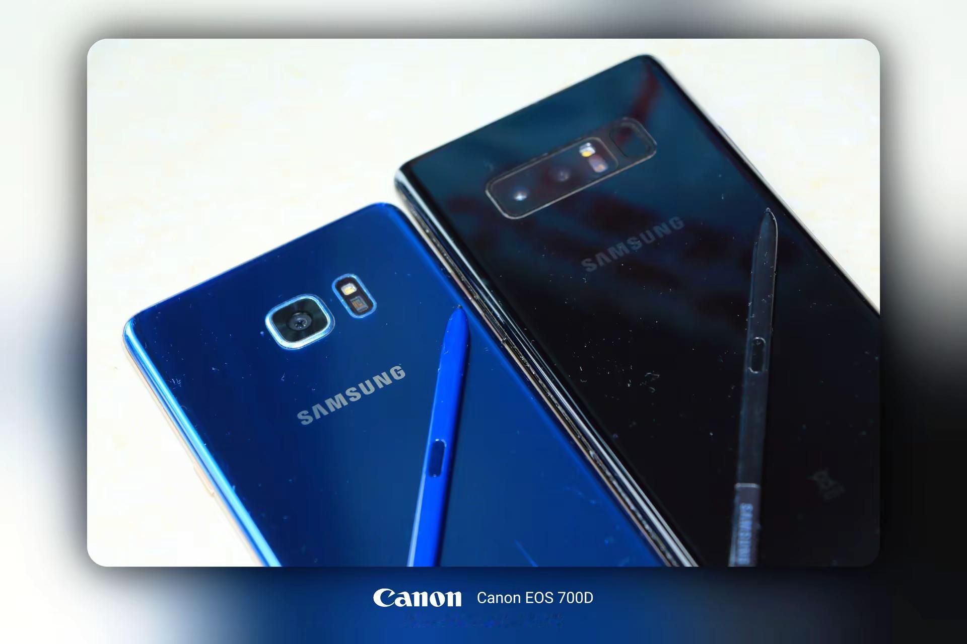 把旧Note拿出来，屏幕还亮着，人却已经走远了……三星 三星手机 三星Note7 三星Note8