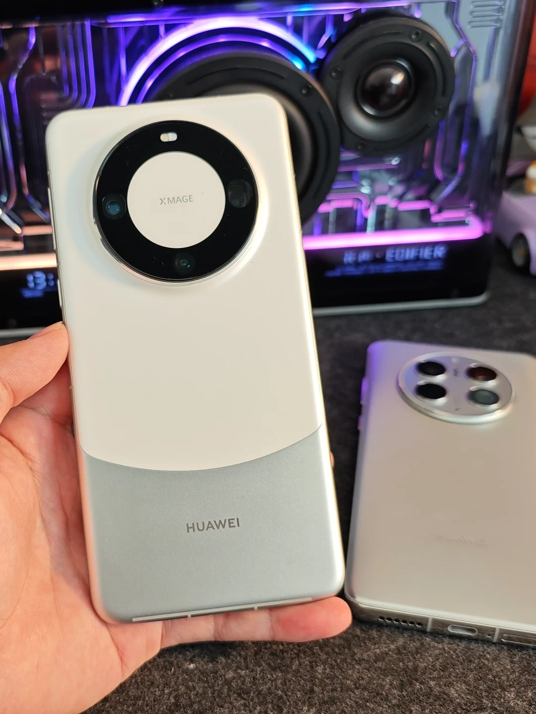 华为Mate60Pro暗光拍照怎么样？对比50P