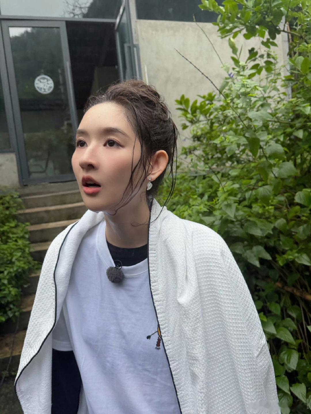 #王玉雯[超话]# [兔子]#王玉雯# 
我要双担了！喜欢雯姐姐的性格啊啊啊
​