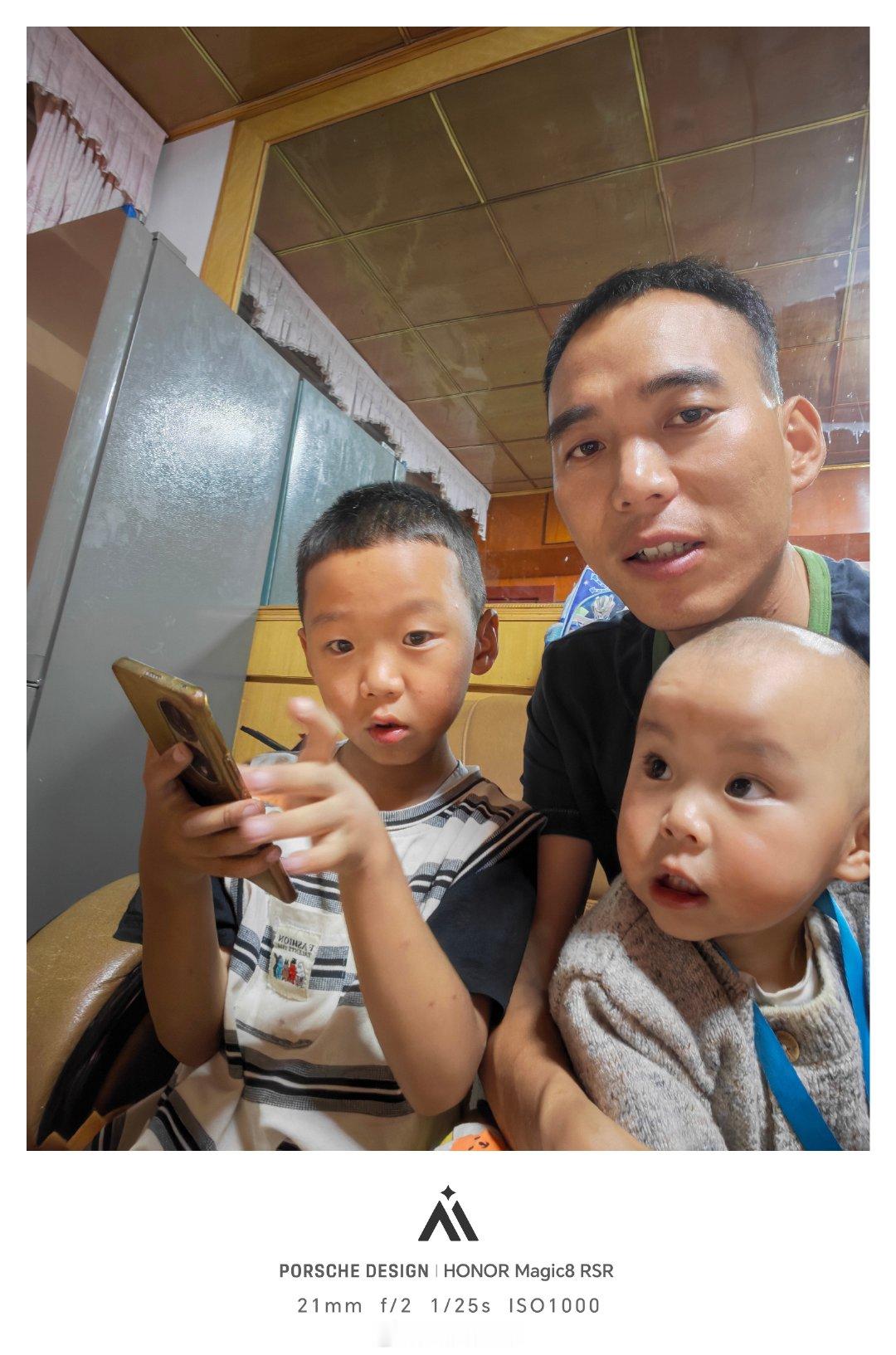 难得拍了几张3人合影。 ​