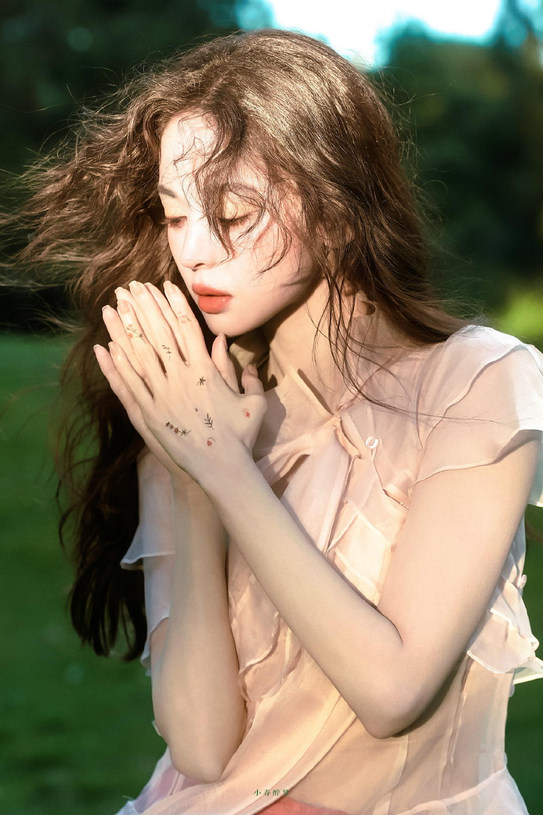 娜扎 ▪ 光的偏爱

#超带感闪光图鉴#｜#超话创作官# ​