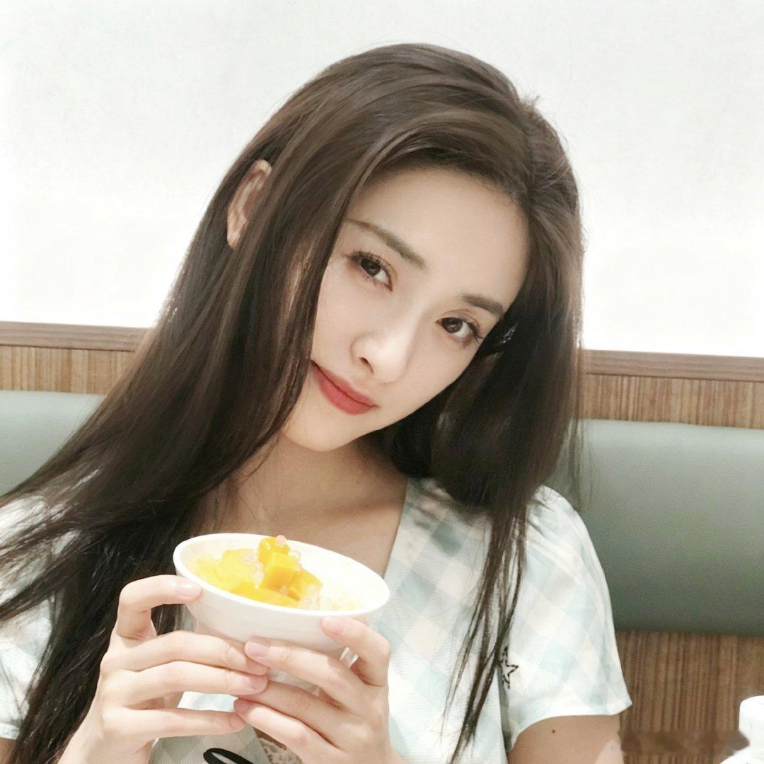 #沈月[超话]##沈月周渔#[太开心] #沈月但愿人长久#
月子，欠我的一部古装剧什么时候还？​