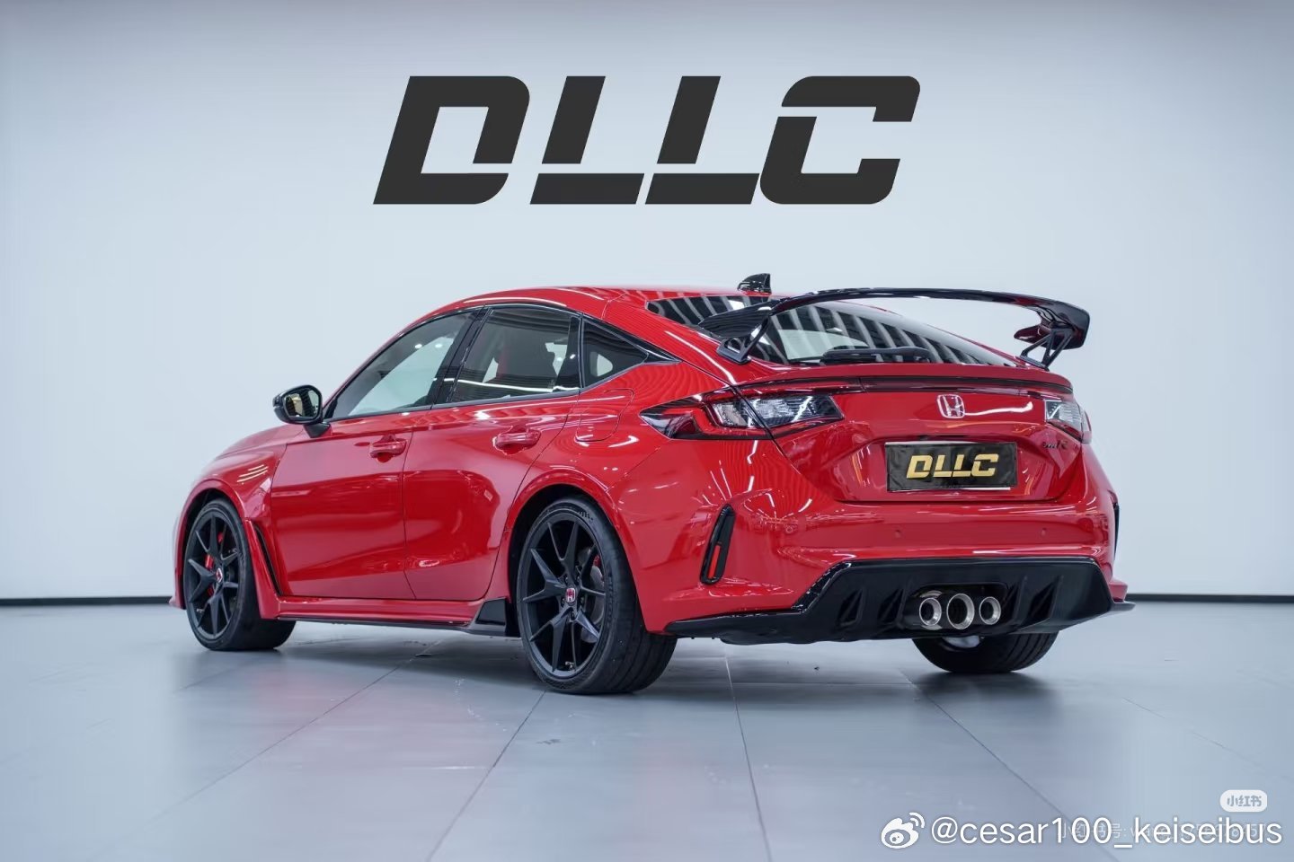 这辆开过的本田思域Type R，安全行驶1k公里，全车原版原漆带车衣，应该是准新车，JDM的魅力也无法抗拒，这台红色思域确实是物有所值 ​