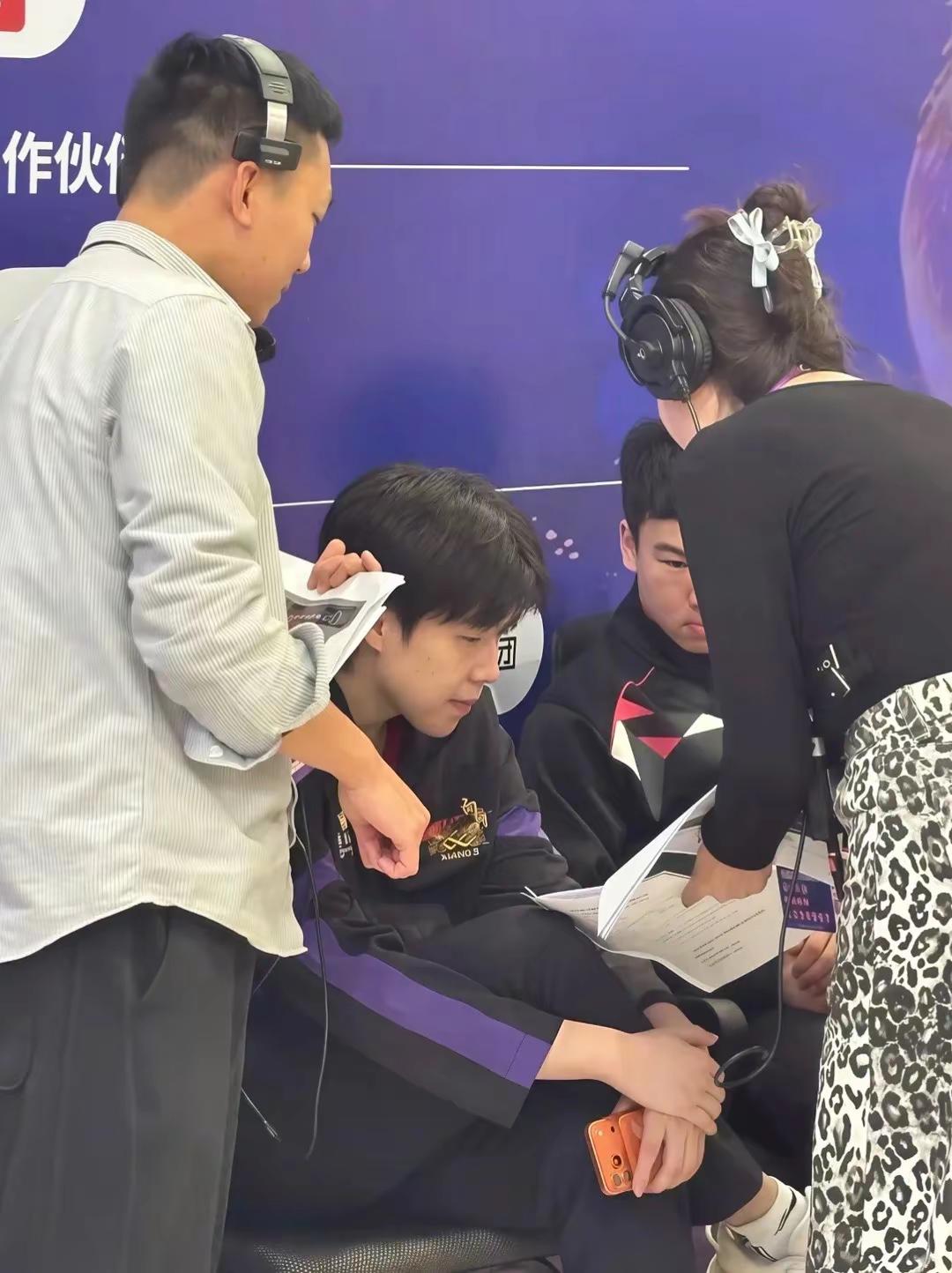 王楚钦 赛后采访 赛场后台