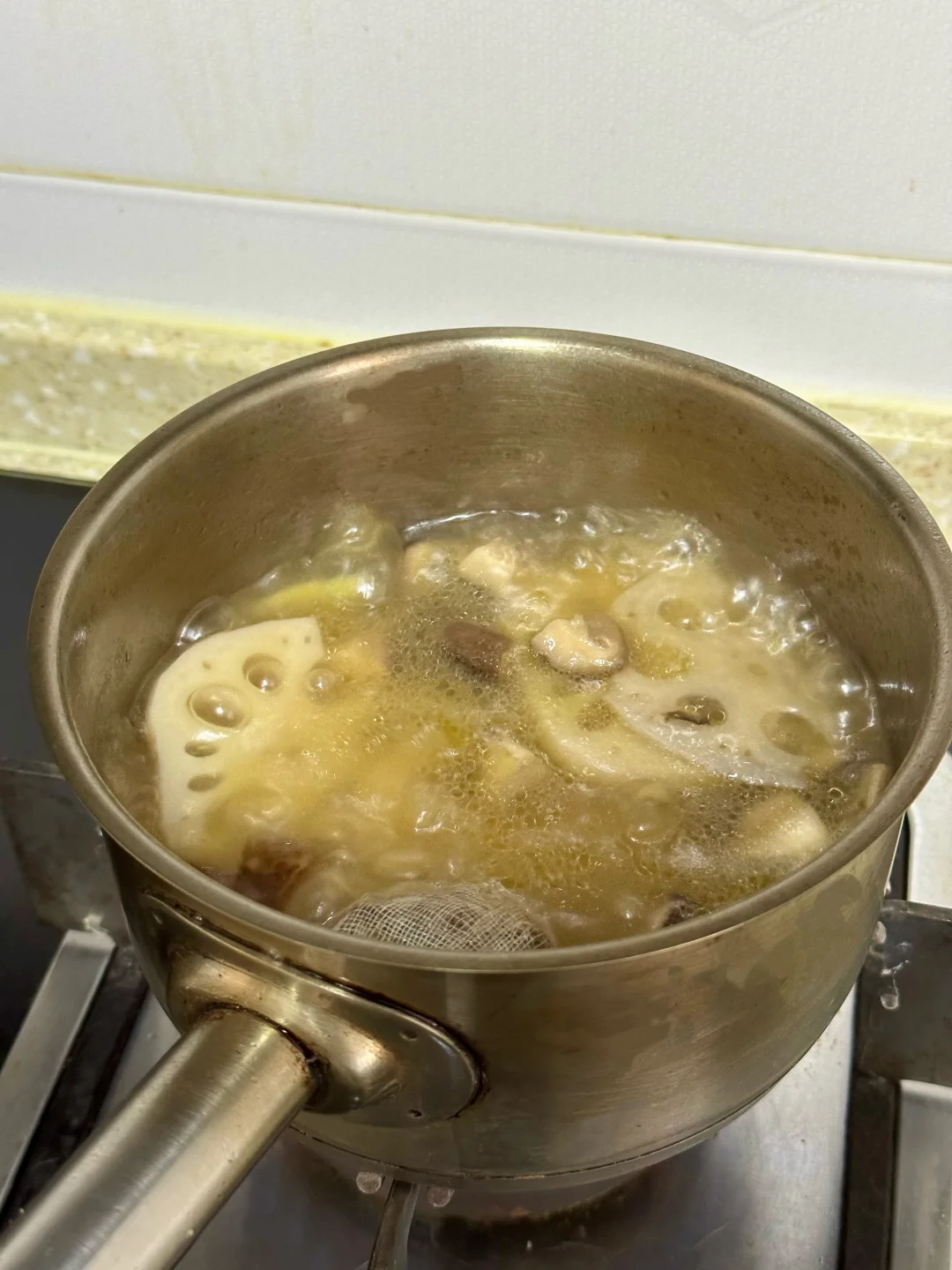 经霜的大白菜润肺养胃最好，阳虚人不吃生姜