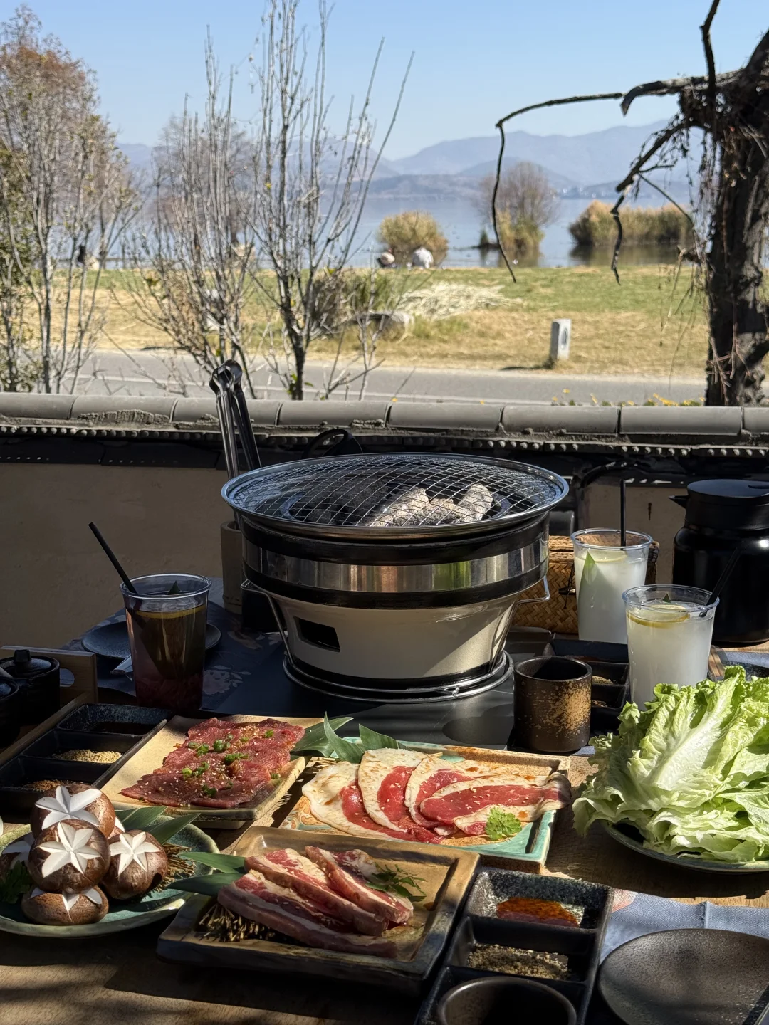 谁懂在大理洱海边吃烤肉烧烤的含金量呀！