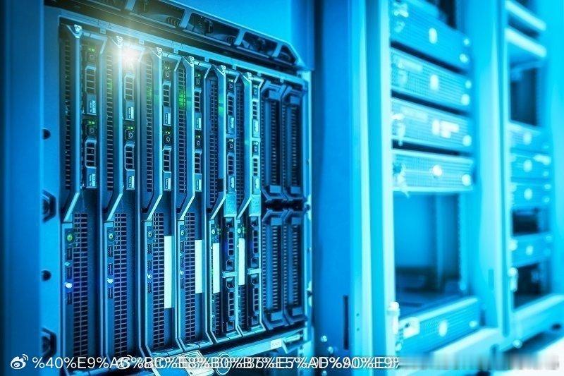 狂飙2735%！液冷服务器，业绩翻倍的10家隐形冠军
​​​1、奕东电子
​​扣非净利润同比增长：111.24%
​液冷亮点：收购深圳冠鼎51%股权切入AI算力液冷散热，AI芯片液冷散热结构件已批量出货，进入全球顶级AI算力平台供应链，终端应用于英伟达、Meta、AMD、微软。
​​2、金富科技
​扣非净利润同比增 ​
