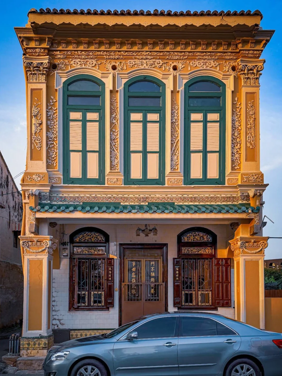 楼下就是咖啡，人均150住进马六甲市中心民宿