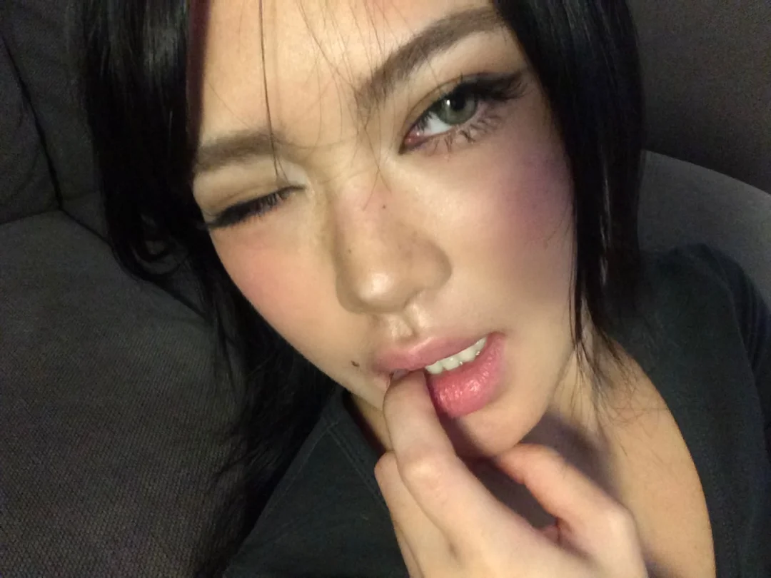 猜猜仿的什么妆