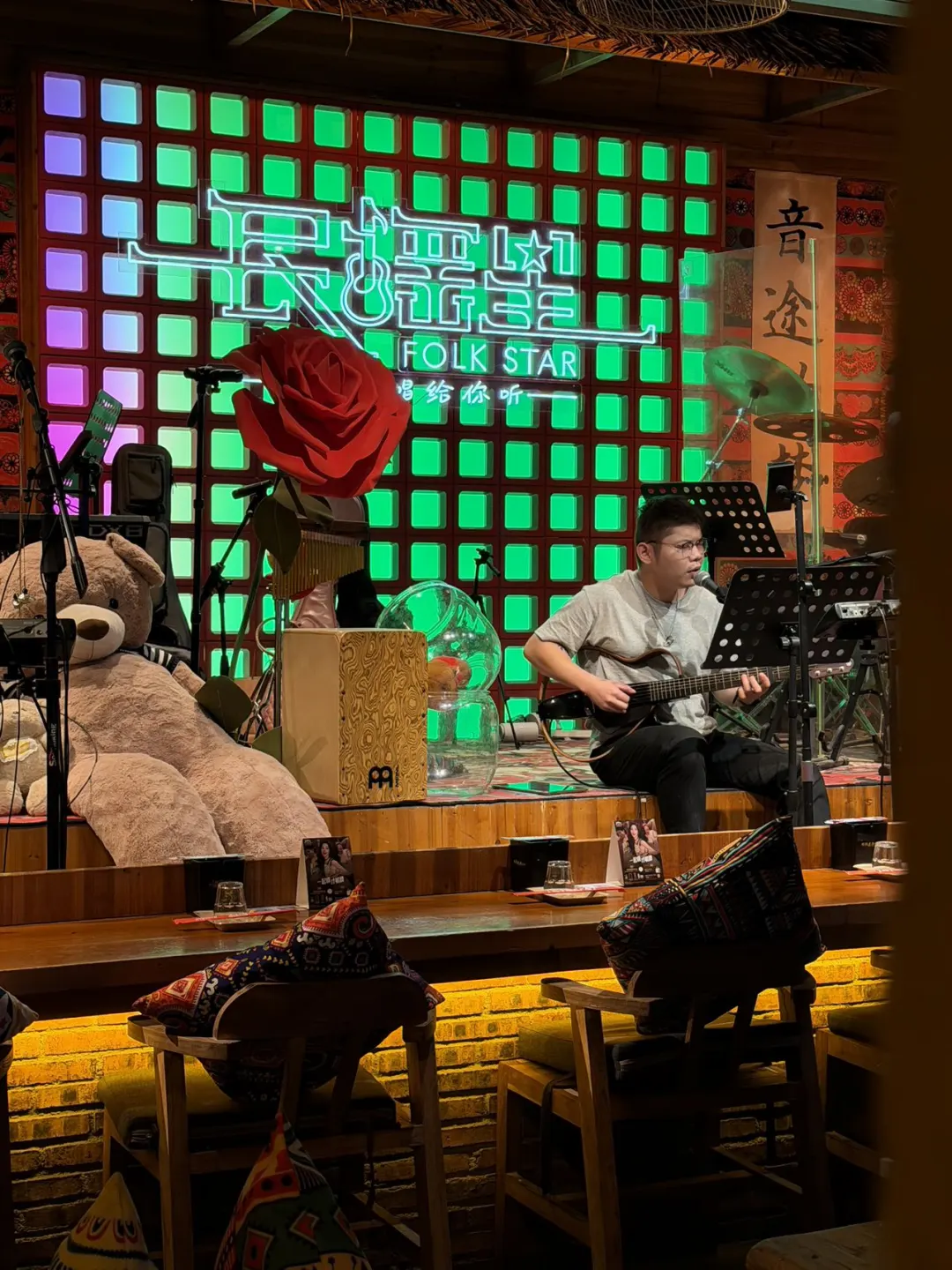 烧烤配Live，上海初秋夜太会了