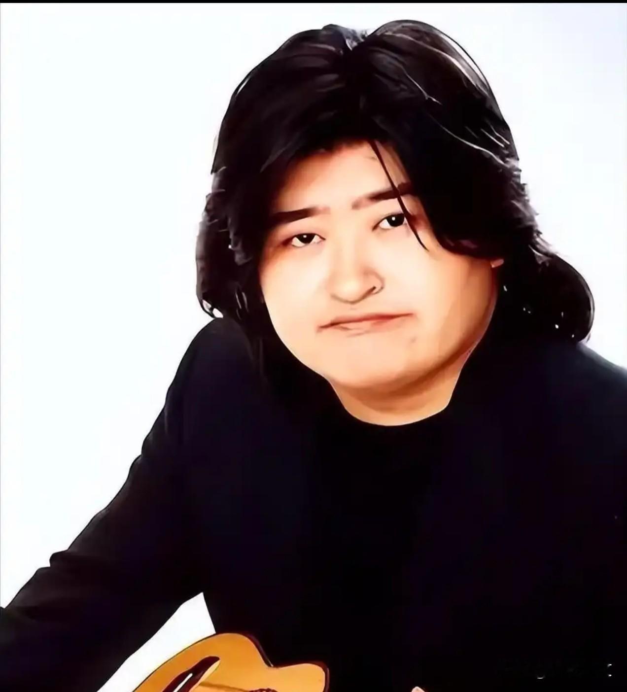开道阔路：音乐家刘欢及家庭成员基本情况一、刘欢（本人）1963年8月26日生于天津
刘欢走了，63岁的他到底扛了多少年病痛？
音乐家刘欢于2026年9月25日上午在上海因病离世，终年63岁。消息被传开之后，无数歌迷却在深夜反复翻看《好汉歌》的评论区域，并且很久都不愿意离开了。
很多人并不知道的是，这