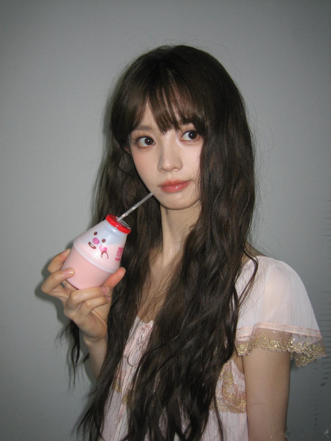 #田曦薇[超话]#  美！#田曦薇##天才女友##田曦薇演技##田曦薇 有刘海儿漂亮没刘海儿也漂亮##天才女友# ​