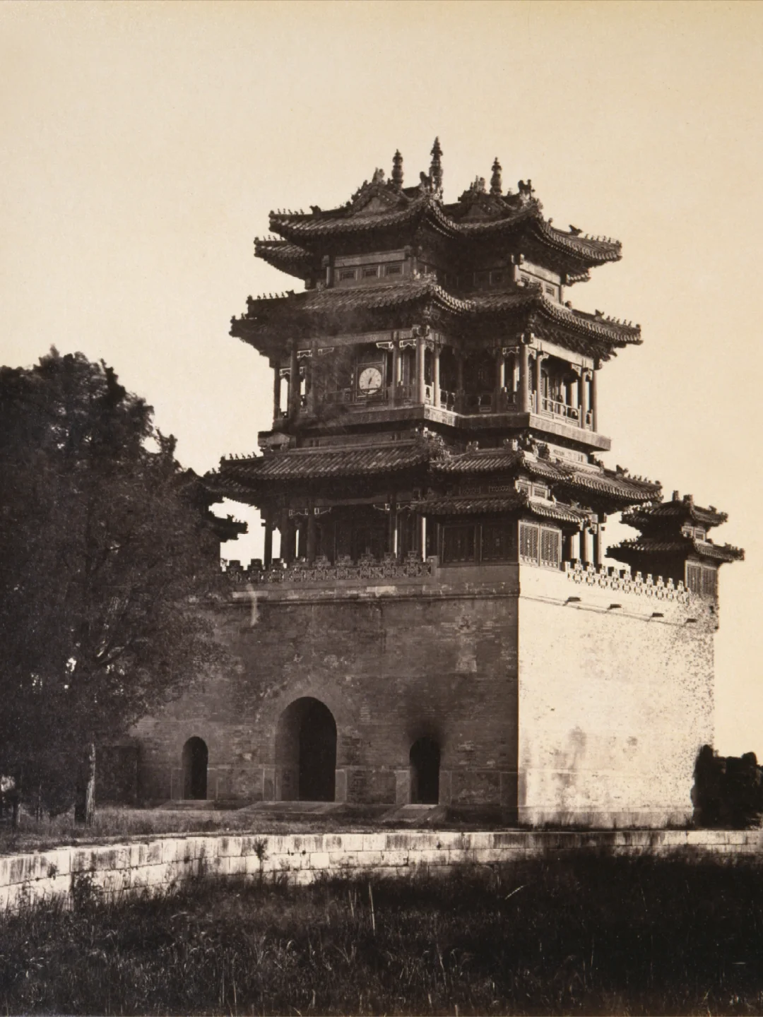 颐和园文昌阁：建于1764，毁于摄影12天之内