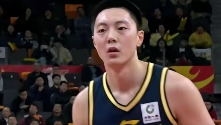 广东队现在打谁都是五五开，然后关键时刻就崩盘，这不是运气问题，是这支球...