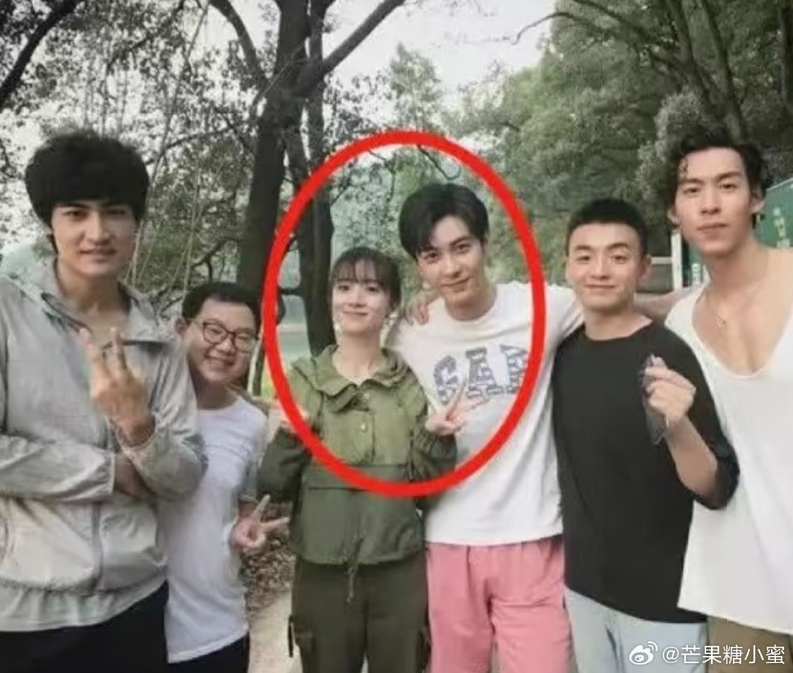 #张铭恩徐璐胡冰卿早期聊天记录#翻出来这段录音真的很唏嘘，一句“两个女生撕一撕就结束了”，说白了就是想把自己摘干净，让女生互相拉扯挡枪。 ​