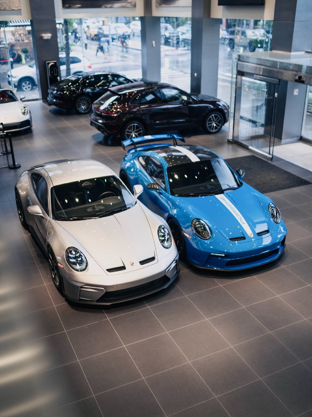 保时捷911 GT3 & GT3 Touring
#保时捷[超话]##汽车视觉##大v聊车##cc# ​