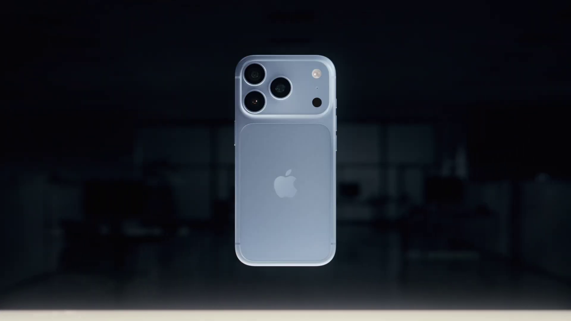 今年各手机品牌集体涨价后，苹果是唯一赢家。

iPhone 18 Pro首销日销量是 iPhone 17 Pro 同期的 130%，头七天卖了接近 130 万台，比 17 Pro 同期还多了 15%。价格越涨，买的人反而越多，苹果一点没受影响。

再看小米 18 Pro 系列，首销日激活量只有小米