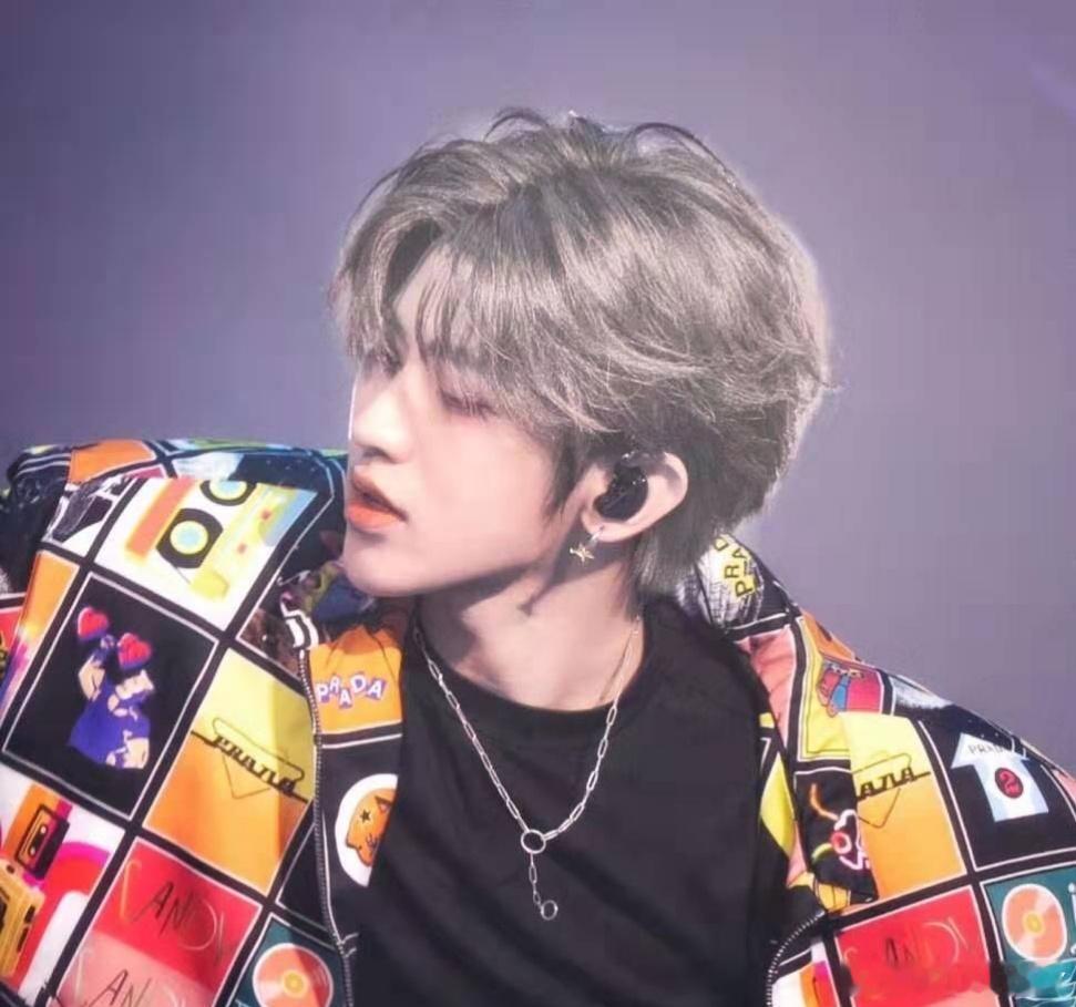 #蔡徐坤[超话]#

蔡徐坤聊天背景图(正脸) ​