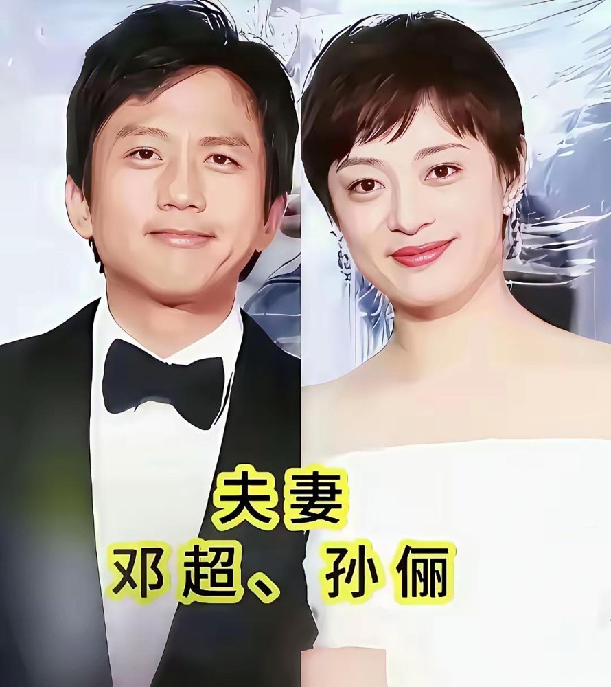 蔡少芬张晋带着仨孩子蹲韩国路边摊吃中华料理，没保镖没助理，吃完还手牵手遛夜市。另一边，刘青云郭蔼明结婚28年，跑到拉萨街头被粉丝围住，签名合照来者不拒。你看这两对，一个影帝一个视后，日子过得跟普通夫妻没两样。不搞直播不带货，不拉踩不炒作，连个像样的热搜都懒得买。反观那些天天在综艺里秀恩爱的，离的时候