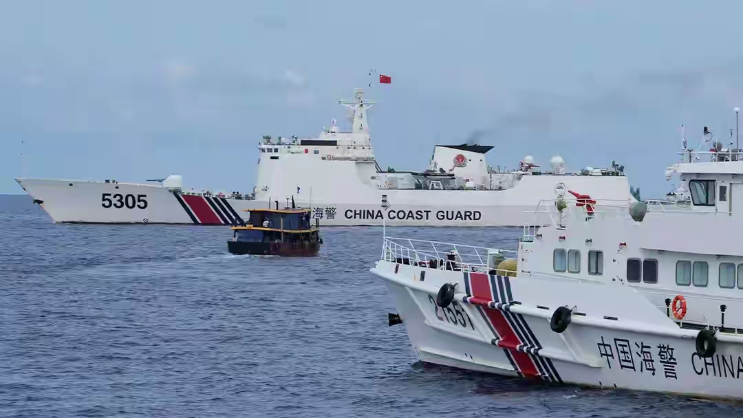 台海风向变了？解放军军机少了，海警船却多了，这盘棋你看懂了吗
最近有个有意思的现象，可能很多人没注意到。台防务部门自己公布的数据，2026年上半年，解放军军机在台海周边被探测到的架次，比去年同期少了一半，创下三年来的最低。但另一边，大陆公务船（主要是海警）在台岛周边出现的次数，却连续三个月创下新高。