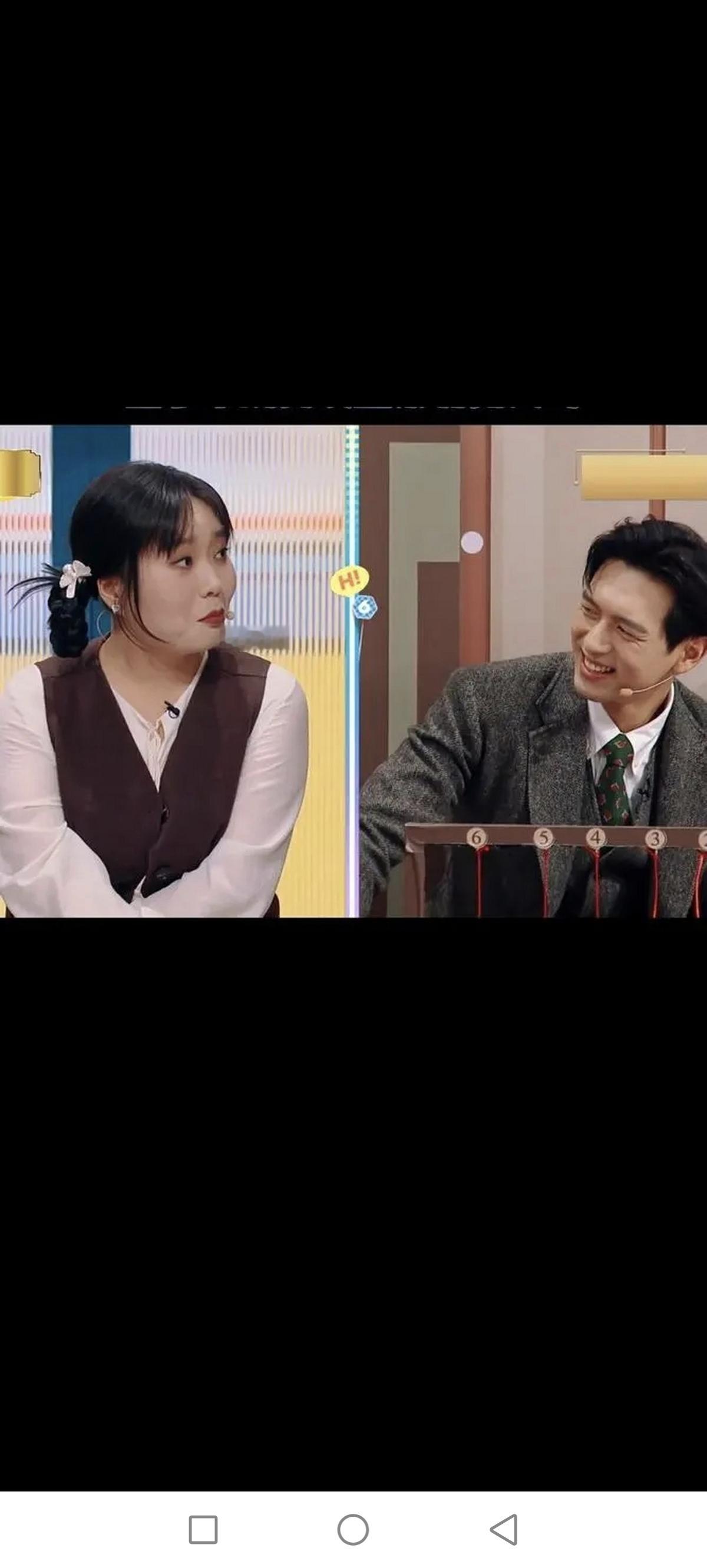 一句“你怎么舍得我难过”惨遭反击！ 李雪琴当场爆出和李现吵架的三个理由。…………………………………………………
综艺《你好星期六》的游戏名场面，看一次笑一次。 
泼水游戏环节，眼看就要轮到李雪琴出手，李现赶忙使出撒娇攻势，望着她轻声喊话:“你怎么舍得我难过？”。深情的台词一出口，现场瞬间沸腾，所有人