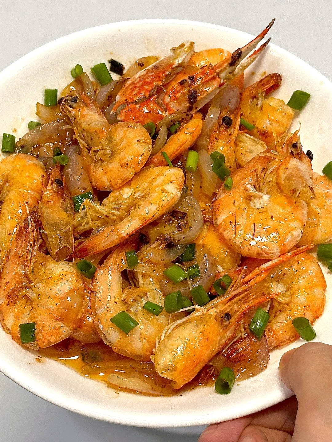 好吃到哭的洋葱炒大虾！🦐外壳酥脆肉质鲜香~