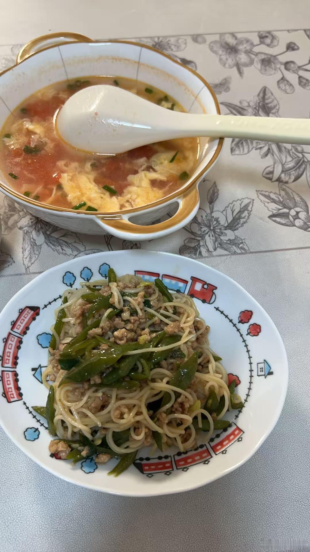 劳务派遣无法解决，因为这个世界就是这样

劳务派遣这个事情我非常讨厌，我也希望能够取消劳务派遣。
但劳务派遣不会因为某些人的意志所以被取消，反而会长期存在。
因为这是一个全球化的时代，在这个时代里，劳动力前所未有的流动。资本也是前所未有的全球性进行流动的。最终的结果是一个国家，甚至一 ​