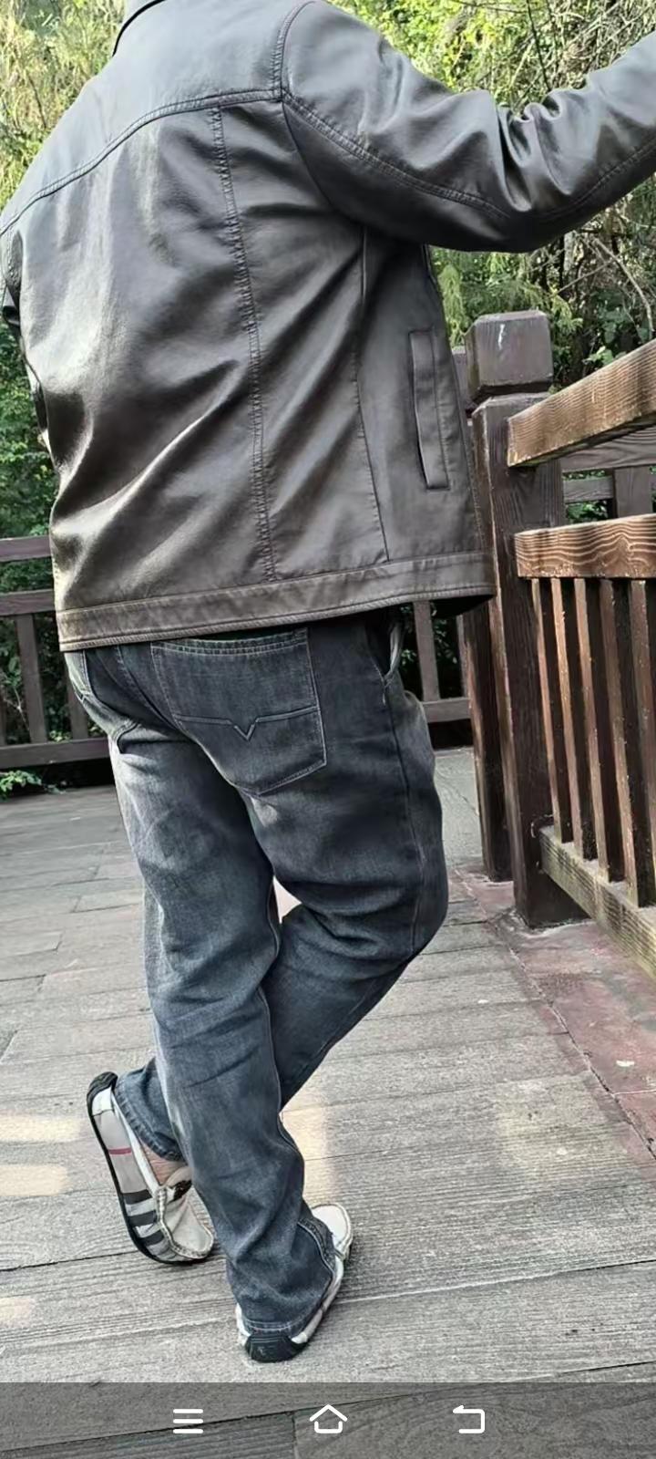 <p>夫妻俩 <!--{img:0}--><!--{img:1}-->...