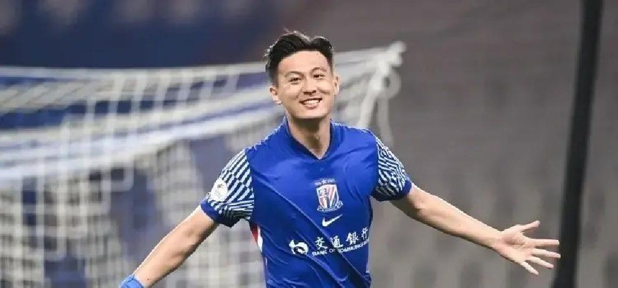 上海申花冬天买来J联赛银靴拉唐和1米95的英冠中锋盖伊，5月客场打云南玉昆，外援只剩拉唐一个能上，奥斯卡一头球顶进去，0比1，玉昆队史第一次赢申花。
那场球是5月16日，中超第12轮。申花当时6胜3平3负，被扣了10分，积11分掉到第7，近4轮1平3负。玉昆靠这场胜利重返积分榜前三。云南网赛后写了一