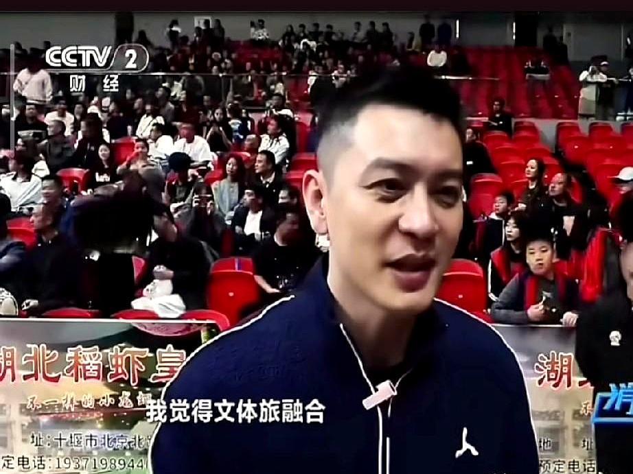 杨鸣这颜值，真是不当教练时更顶了。    最近看他亮相CBDL决赛，央...