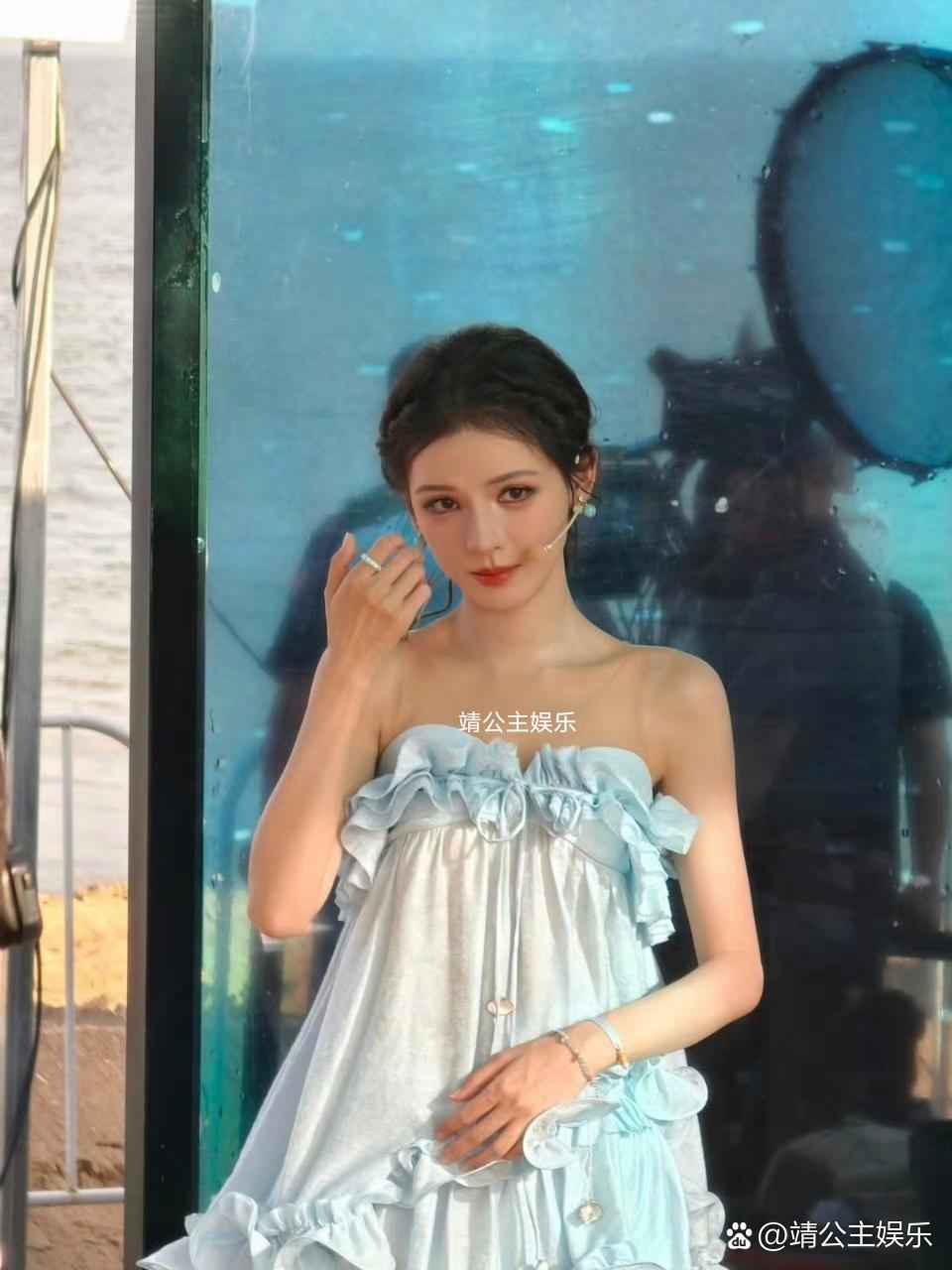 张予曦好像洋娃娃啊 ​