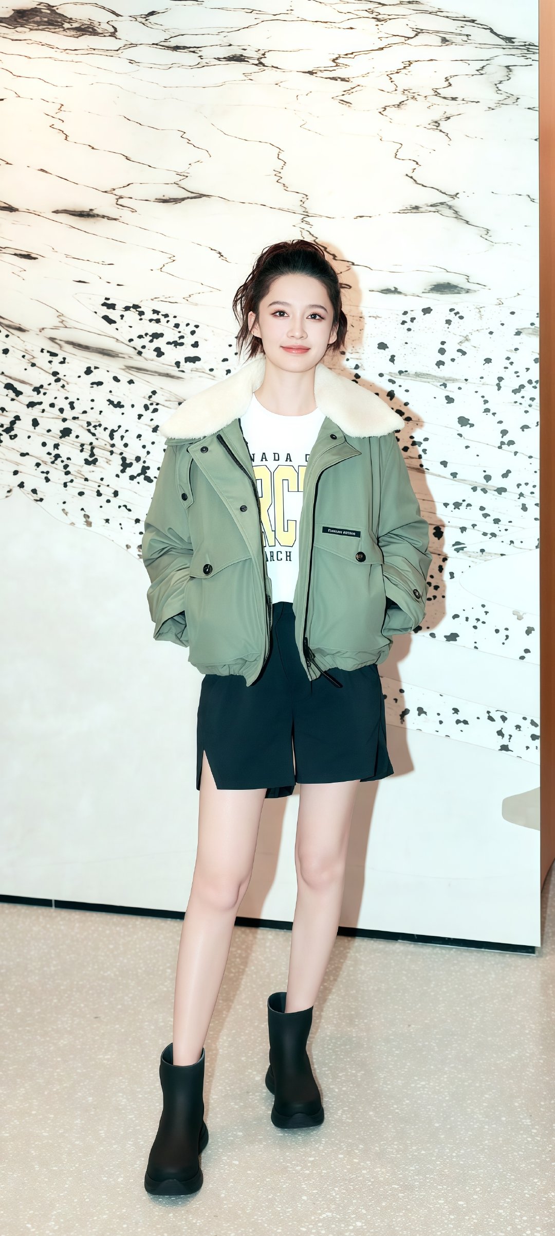李沁绿色系壁纸更新
女神真的太适合绿色 ​ ​