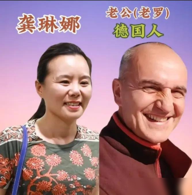15年，不生孩子，老公还是当年那个德国人。莫文蔚晒了张合照，就俩字：15 years。
有人盯着她的肚子，有人盯着她的婚姻。她只管穿着高定去米兰看秀，去金曲奖唱歌，把日子过得像自己的。
1987年意大利认识，2011年佛罗伦萨结婚。中间隔了24年，各自绕了一大圈，最后又绕回同一个人。
不办婚礼
